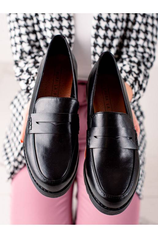 Klassikalise mudeli mustad jalatsid 