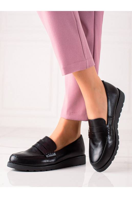 Klassikalise mudeli mustad jalatsid 