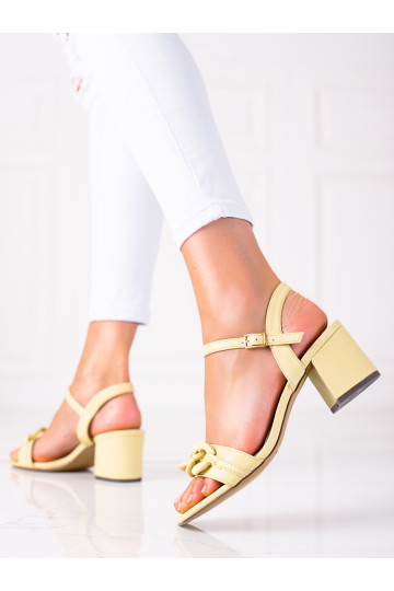 Moodsad sandaalid 2