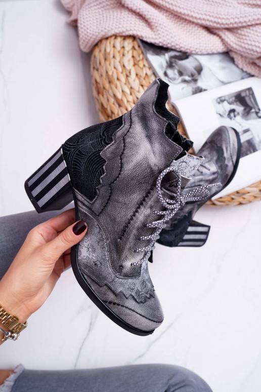 Naiste poolsaapad Halli värvi