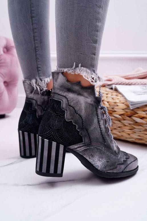 Naiste poolsaapad Halli värvi