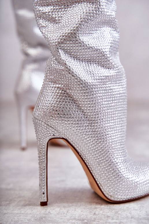 Moekad pika säärega saapad kõrge... Moekad pika säärega saapad kõrge...