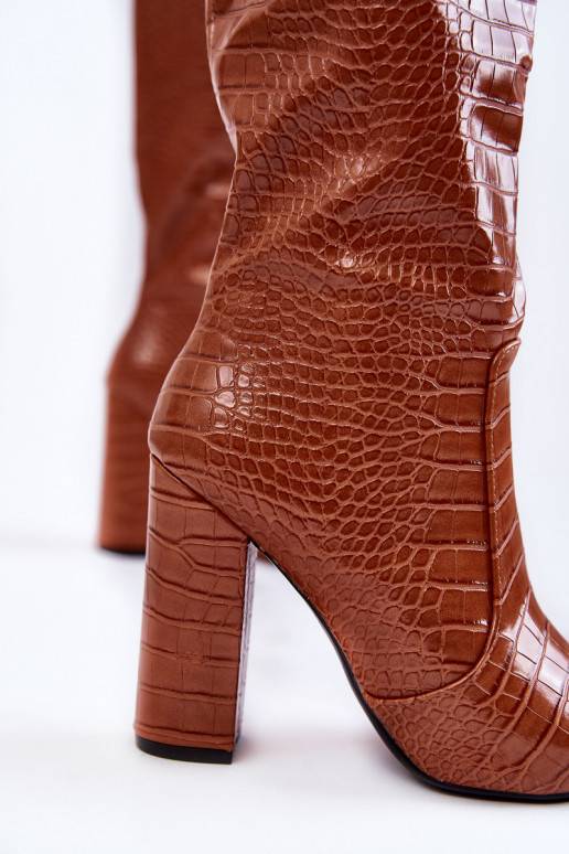 Moekad pika säärega saapad kõrge... Moekad pika säärega saapad kõrge...