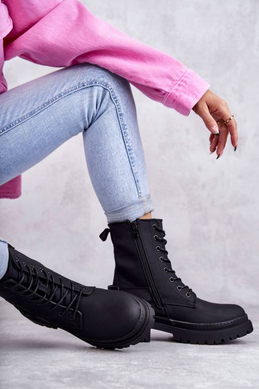 Naiste poolsaapad voodriga tõmblukuga... Naiste poolsaapad voodriga tõmblukuga...