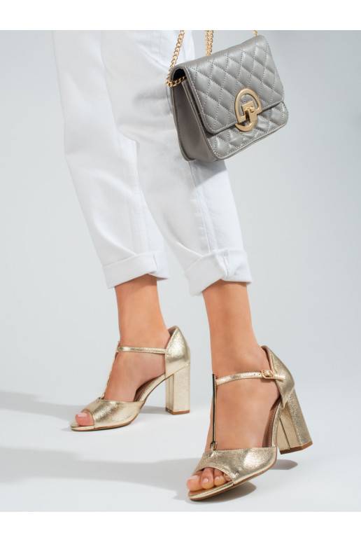 Kuldset värvi   kingad  Shelovet