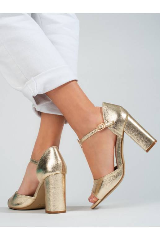 Kuldset värvi   kingad  Shelovet