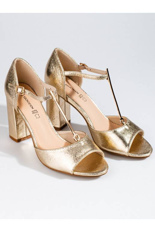 Kuldset värvi   kingad  Shelovet