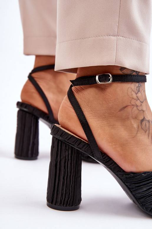 Moodsad sandaalid lipsukesega kõrge... Moodsad sandaalid lipsukesega kõrge...