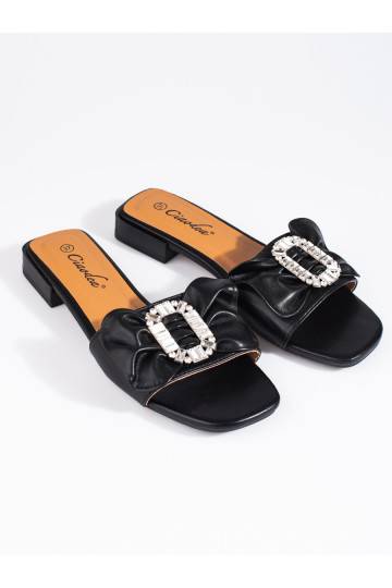 Must plätud   Shelovet