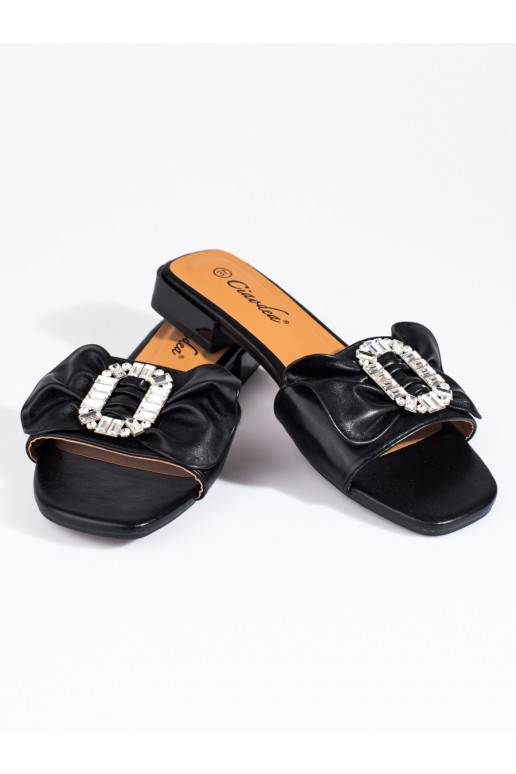 Must plätud   Shelovet