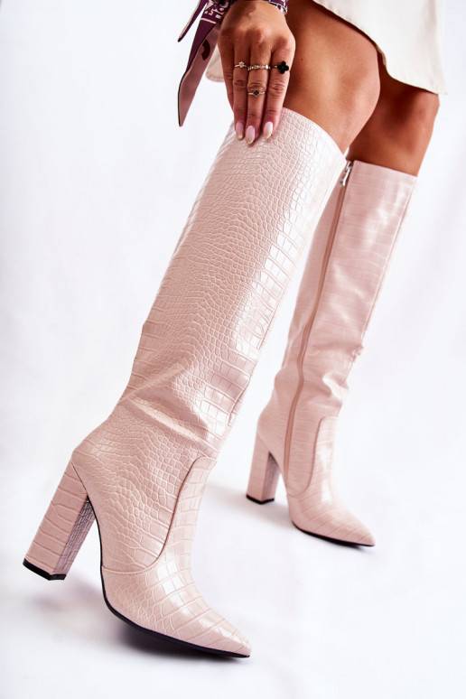 Moekad pika säärega saapad kõrge... Moekad pika säärega saapad kõrge...