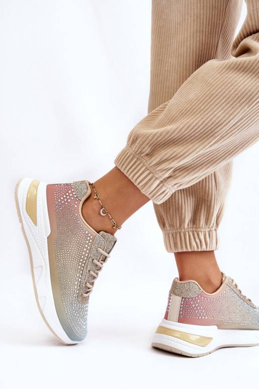 Sneakers tüüpi jalanõud säravate... Sneakers tüüpi jalanõud säravate...