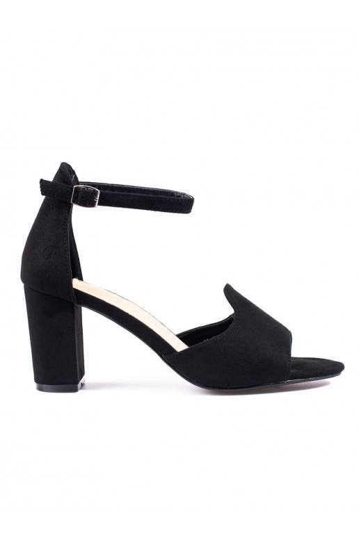 Must kingad  kõrge kontsaga W. Potocki Must kingad  kõrge kontsaga W. Potocki