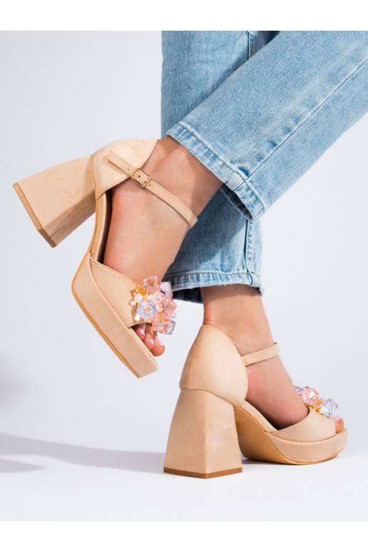 beeži värvi kingad kõrge kontsaga z kamieniami Shelovet