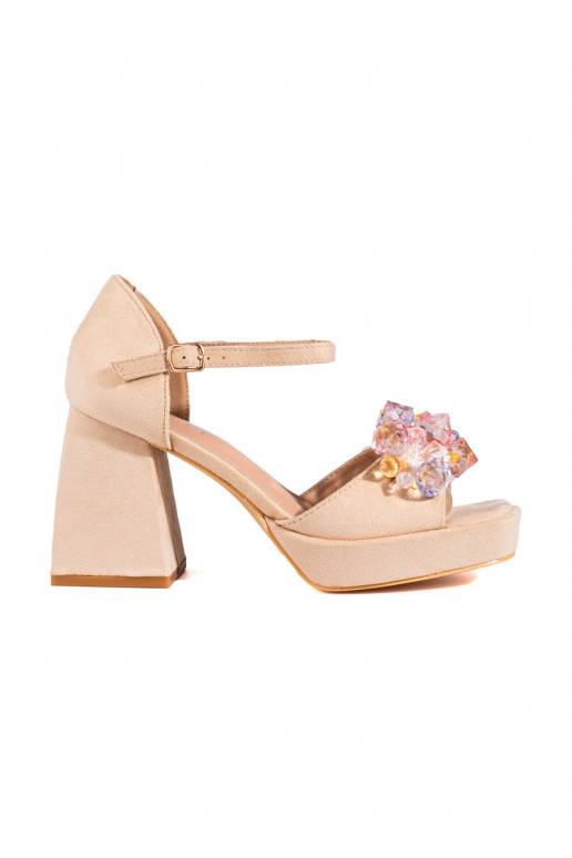 beeži värvi kingad kõrge kontsaga z kamieniami Shelovet