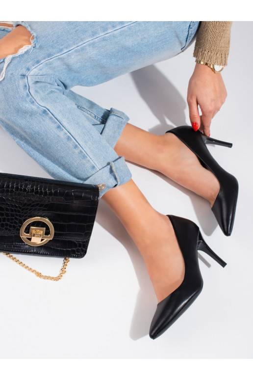   Mustad poolsaapad  Shelovet