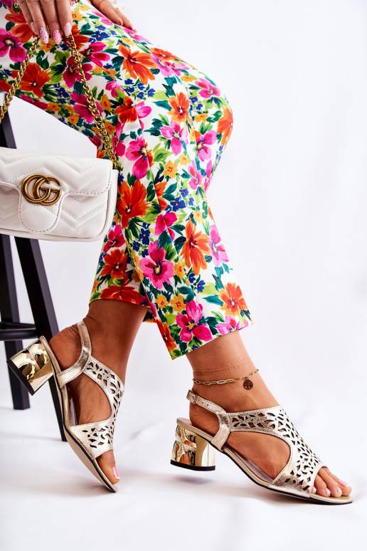 Sandaalid kõrge jämeda kontsaga... Sandaalid kõrge jämeda kontsaga...