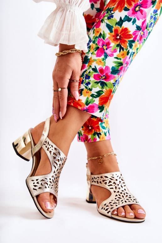 Sandaalid kõrge jämeda kontsaga... Sandaalid kõrge jämeda kontsaga...