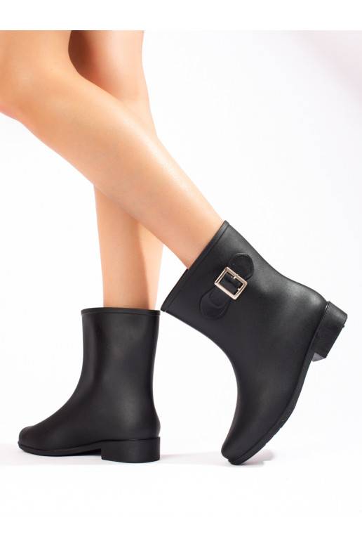 Must kummikud  Shelovet