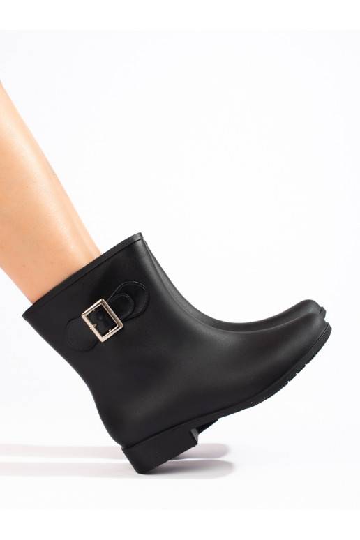 Must kummikud  Shelovet