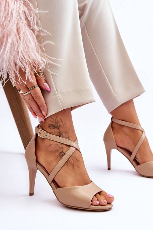 Moodsad sandaalid kõrge jämeda...