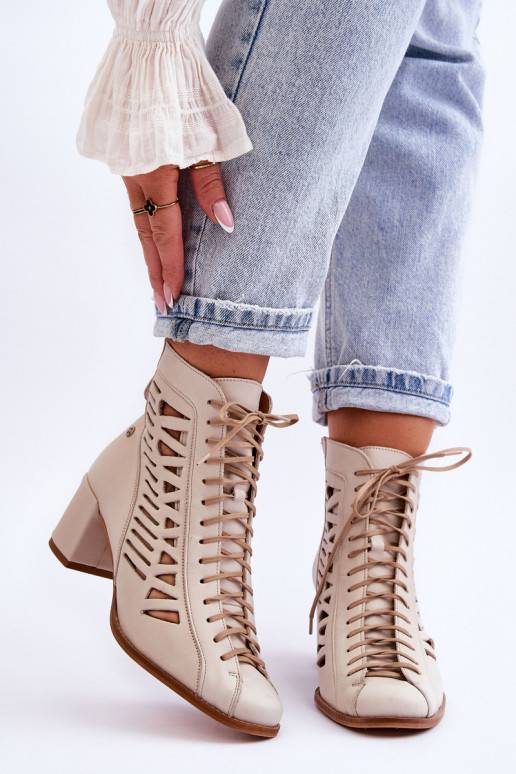 Saapad Elevandiluu värvi