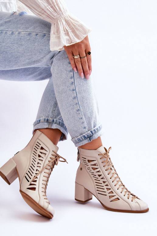 Saapad Elevandiluu värvi