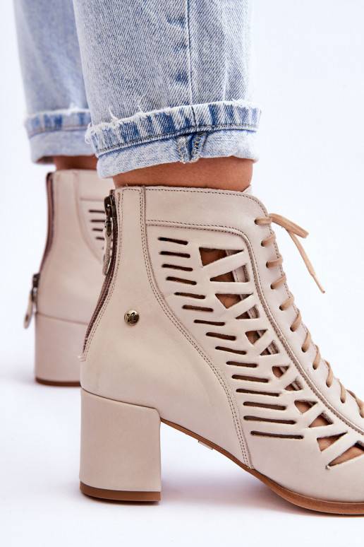 Saapad Elevandiluu värvi