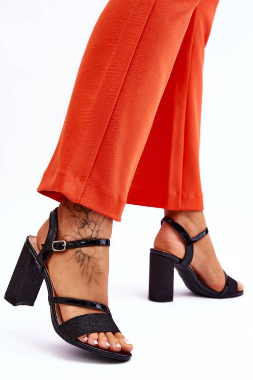 läikiv sandaalid kõrge jämeda...