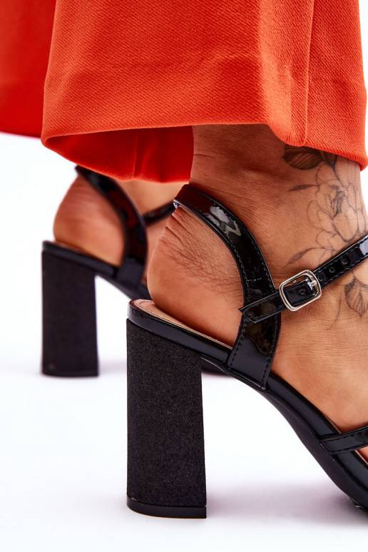 läikiv sandaalid kõrge jämeda...