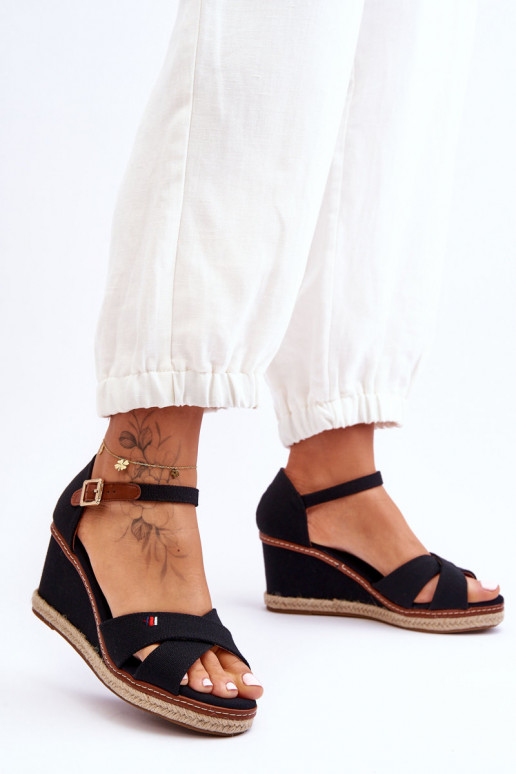 Platvormiga sandaalid mustad Janet Platvormiga sandaalid mustad Janet