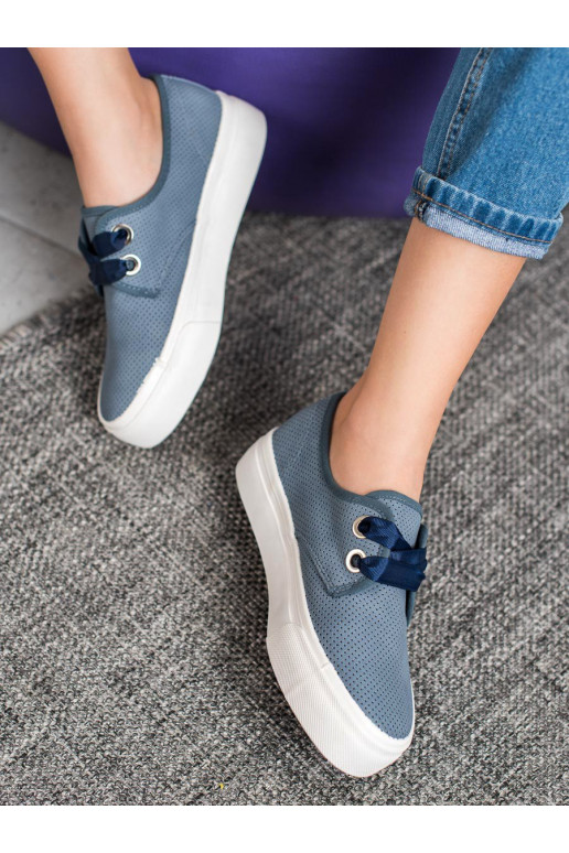 paelte ja lehvidega vaba aja jalatsid...