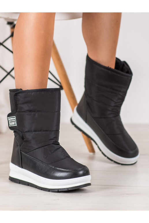 mustad nööpidega lumesaapad... mustad nööpidega lumesaapad...