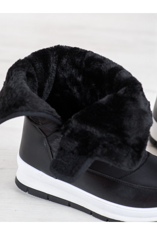 mustad nööpidega lumesaapad... mustad nööpidega lumesaapad...