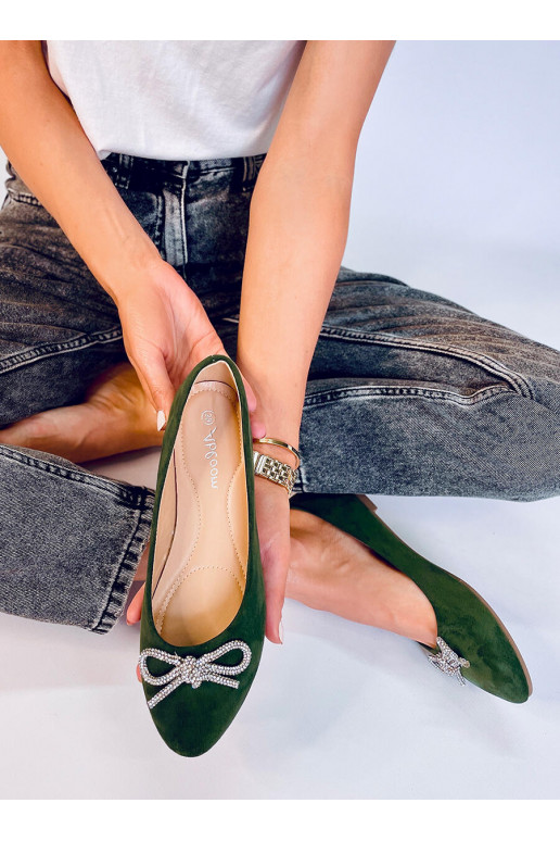 Baleriinad mandlikujulise esiosaga...