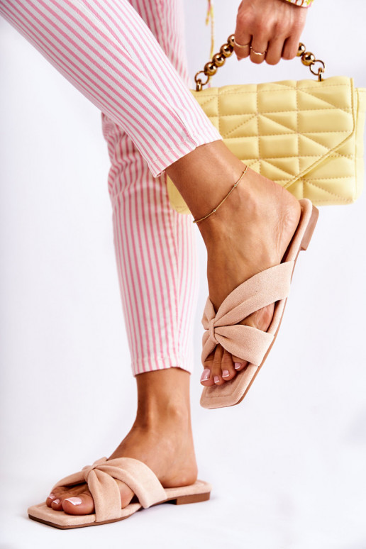 veluurist Plätud Heleroosat värvi... veluurist Plätud Heleroosat värvi...