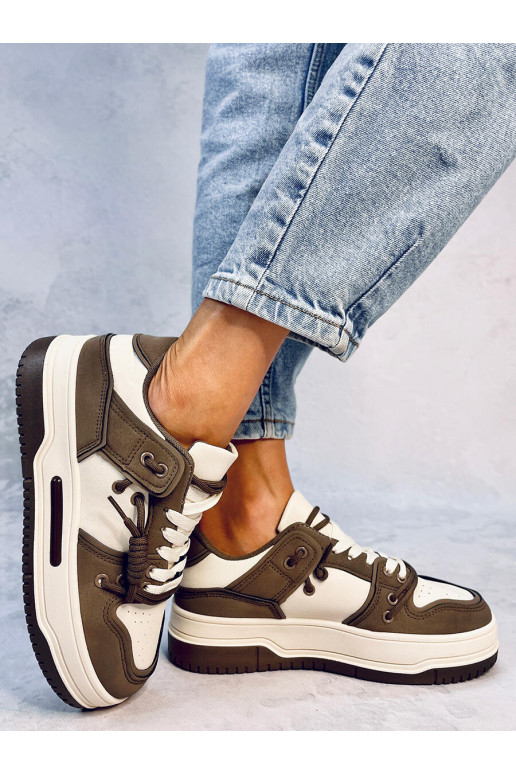 Sneakers tüüpi jalanõud tõstetud tald...