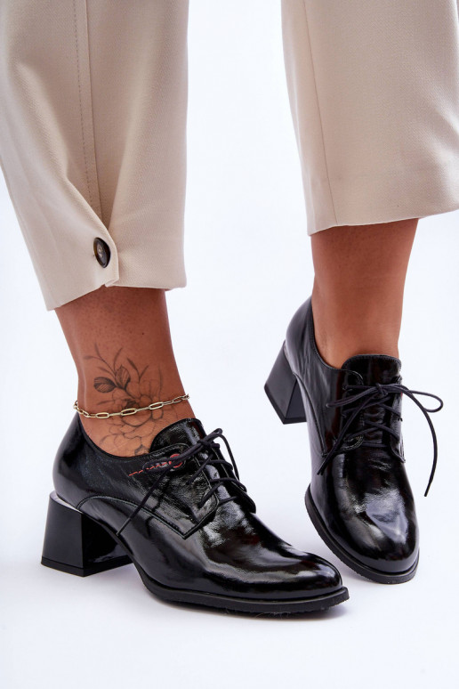 Stiilsed jalanõud kõrge jämeda... Stiilsed jalanõud kõrge jämeda...