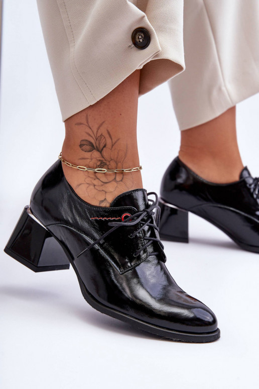 Stiilsed jalanõud kõrge jämeda... Stiilsed jalanõud kõrge jämeda...