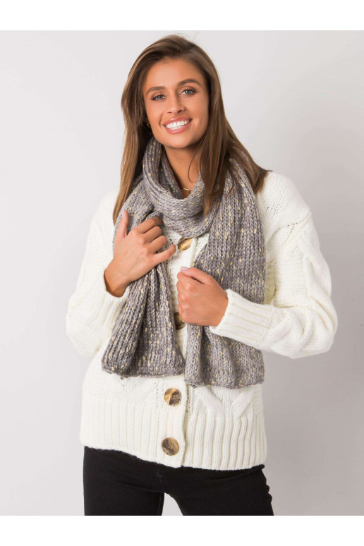 Naiste hall kullast niidiga sall