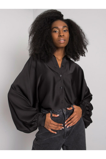 Must laiade varrukatega...