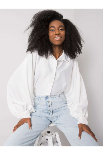 Valge laiade varrukatega...